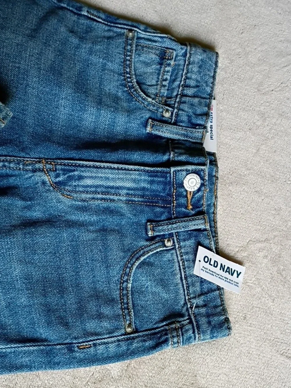 NWT Old Navy Kids  Medium Blue Straight-Leg Jeans